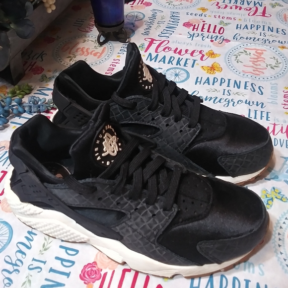 Nike Huarache shoes - Picture 1 of 2